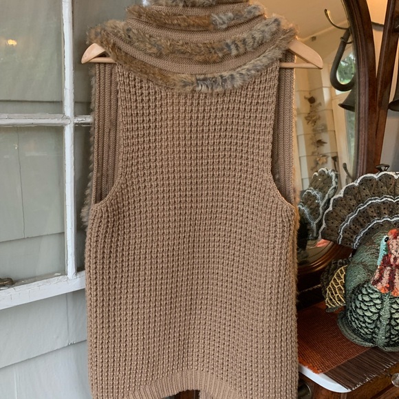 Bagatelle Real Genuine Fur Sweater Vest - Picture 9 of 10